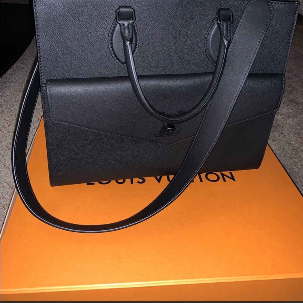 Louis Vuitton LockMe Tote MM